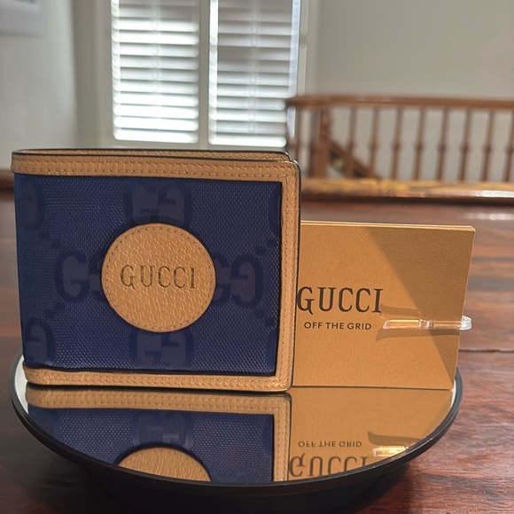 DROPPING SOON💖GUCCI “Off the Grid” Bifold Wallet Unisex - Picture 1 of 14